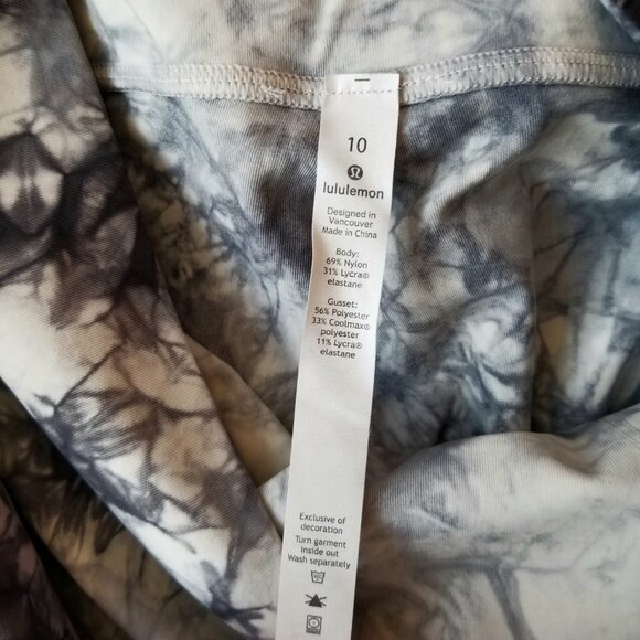 Lululemon Wunder Under Crop Hi-Rise Full-On Luxtreme, size 10 - Picture 4 of 8